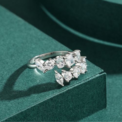 Anel Feminino Pedraria em Prata 925 Regulável