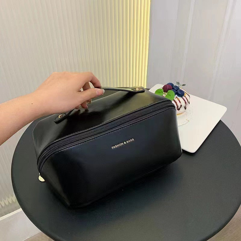 Necessaire Feminina de Couro